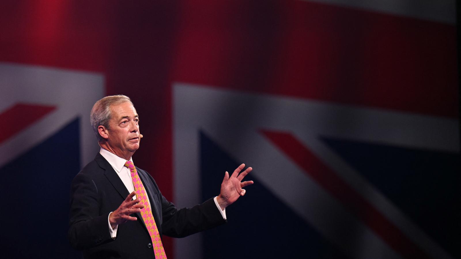  A Brexit atyjaként is emlegetett Nigel Farage új szélsőjobb pártja szédületes gyorsasággal növekszik