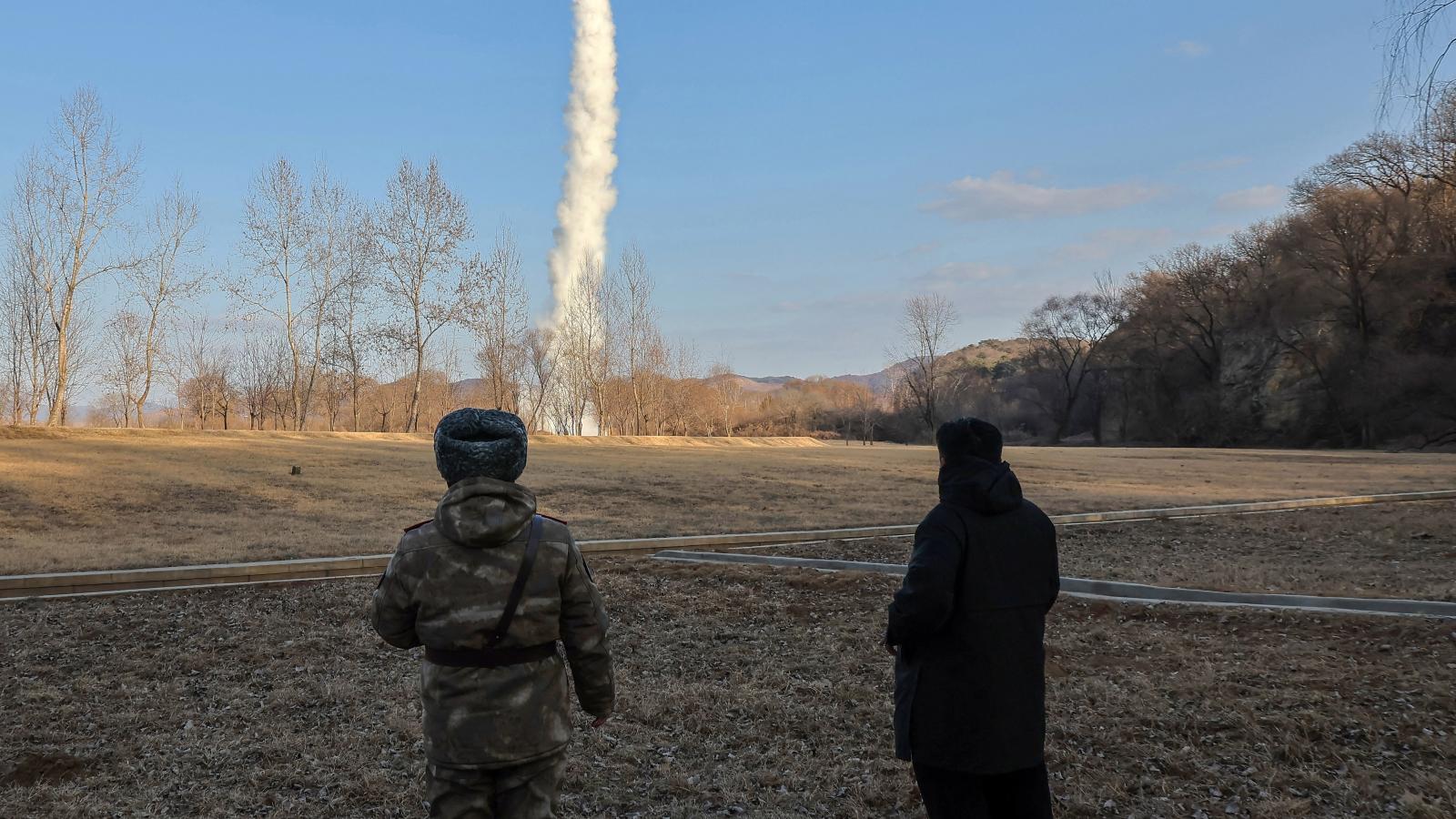 Kim Dzsongun és a cirkálórakéta