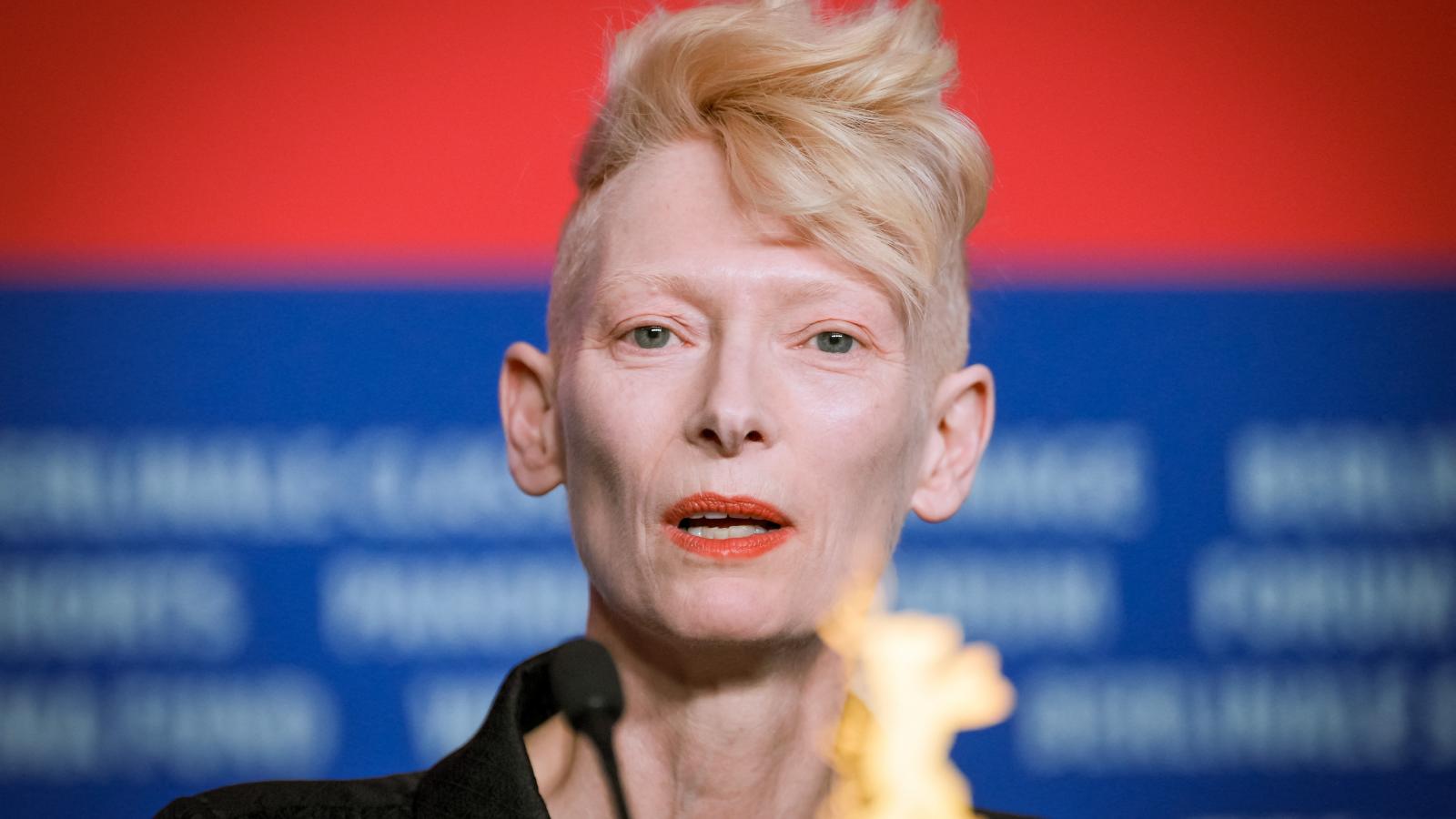 Az Oscar-díjas Tilda Swinton gondoskodott arról, hogy politikába fulladjon a fesztivál nyitógálája