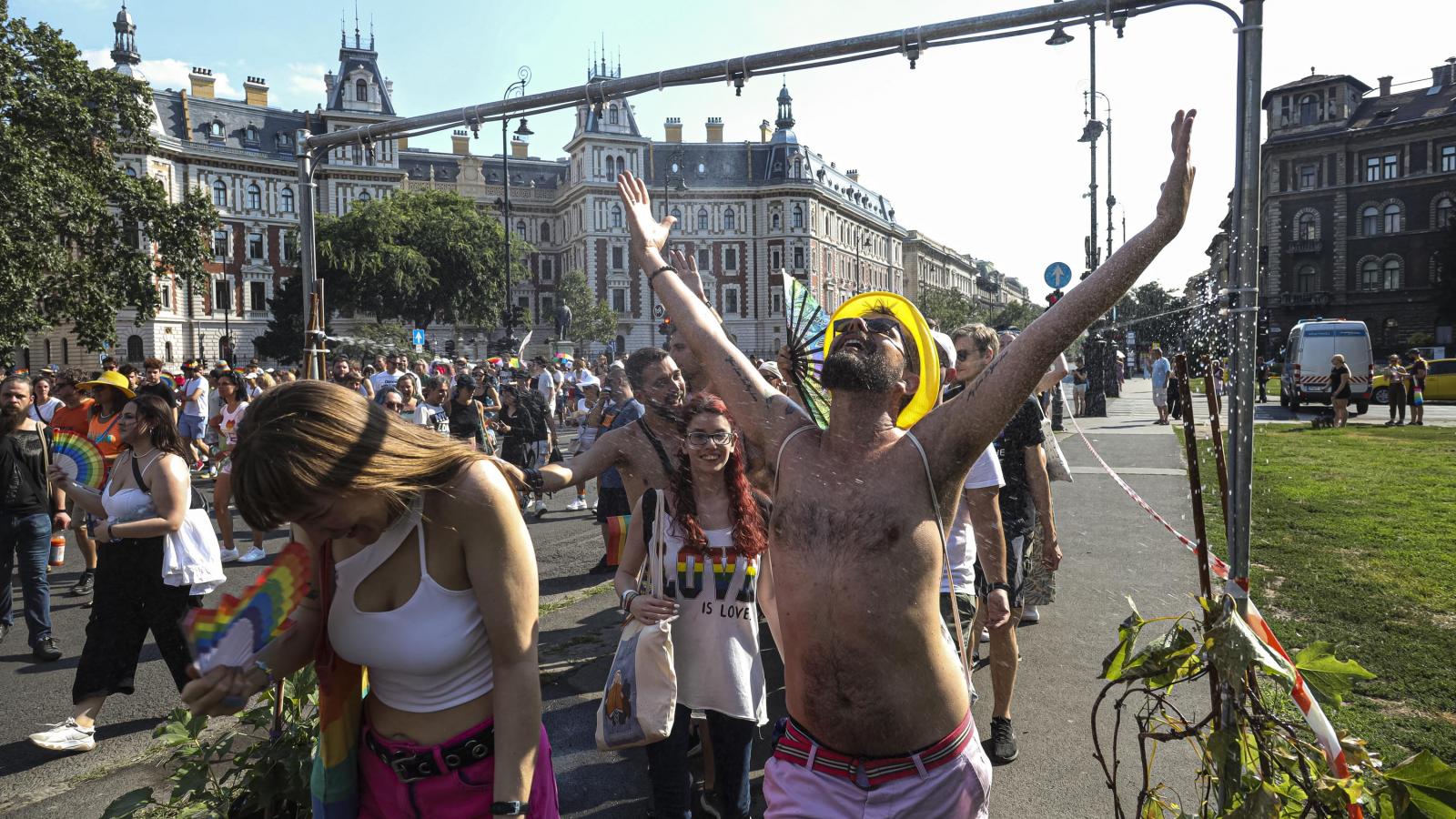 Terézváros befogadná a betiltással fenyegetett Budapest Pride-ot