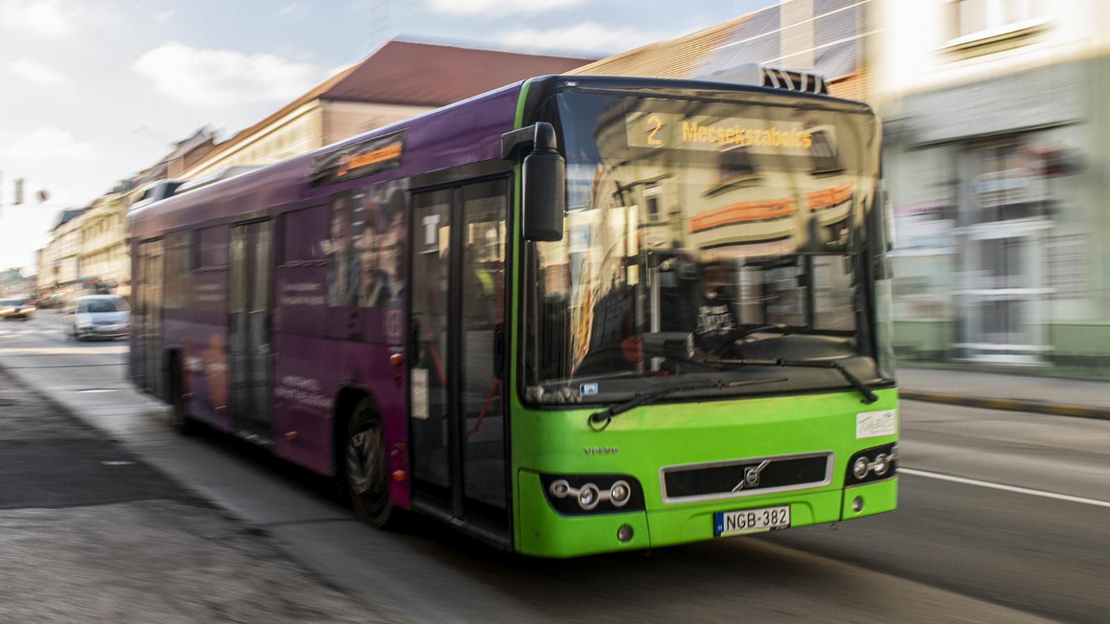 Szeretne még élni a pécsi buszper vádlottja, de a hatóságok nem keresik azokat, akik állítólag halálosan megfenyegették