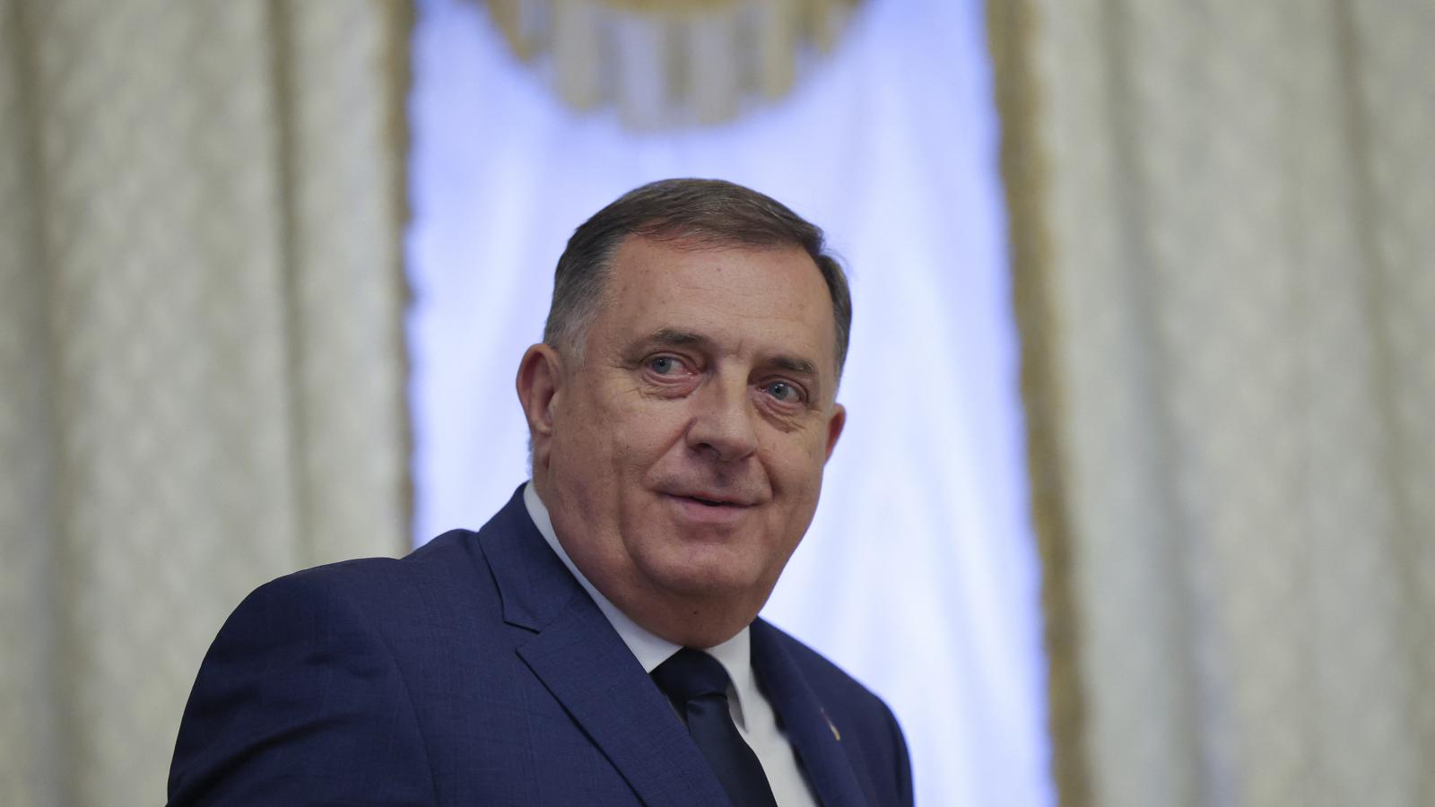 Milorad Dodik aláírta, hogy a boszniai szerb igazságügyi szervek szakadjanak el a szövetségitől