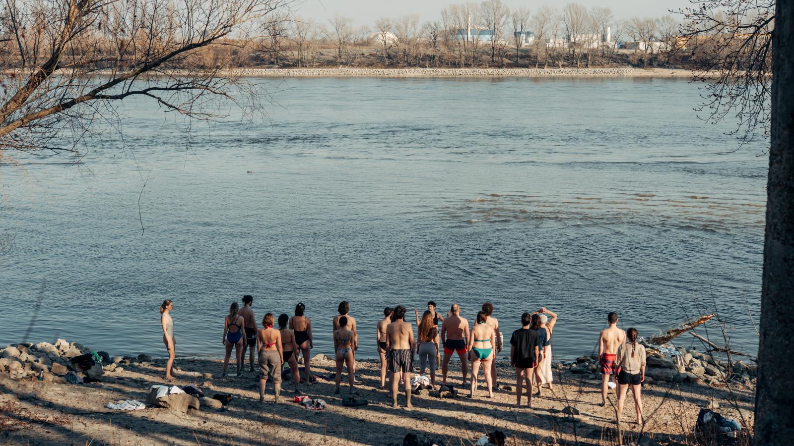 A SVUNG Kutatócsoport Cold Comfortja és a szélsőségek megélése 