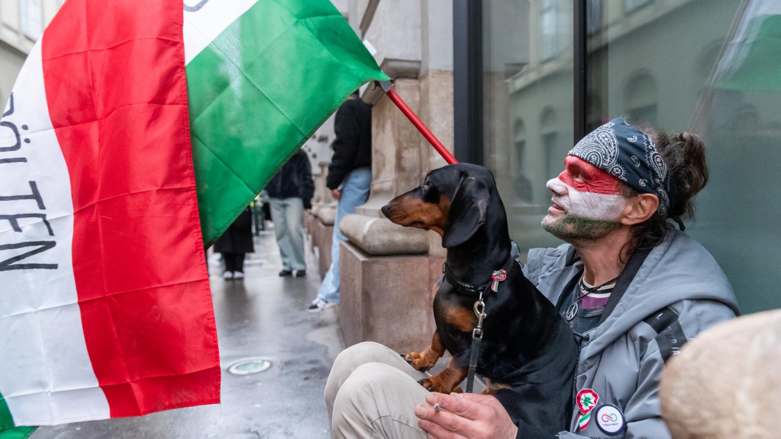 A Tisza Párt nagygyűlése az Andrássy úton 