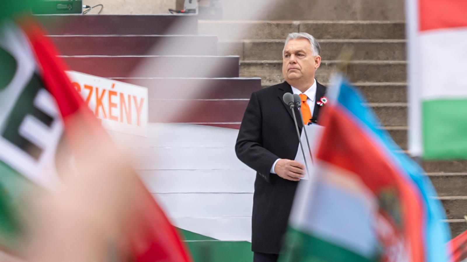 Úgy tűnik, Orbán Viktor megijedt valamitől,  olyan társadalmi feszültséget szít, amelyet nem biztos, hogy kézben tud tartani