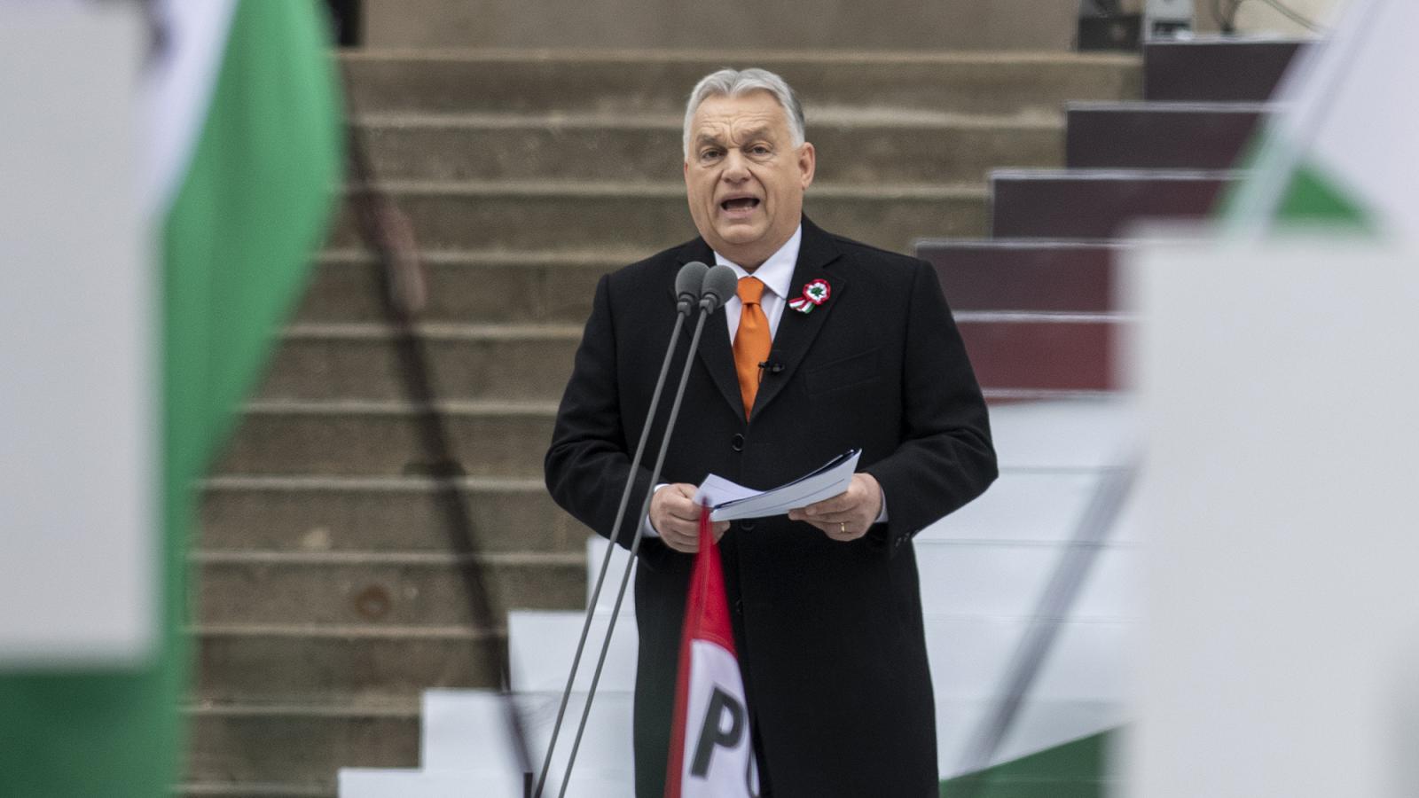 Orbán Viktor azt állítja, Magyar Péterre célzott, amikor a poloskáról beszélt, csak ez így nem igaz