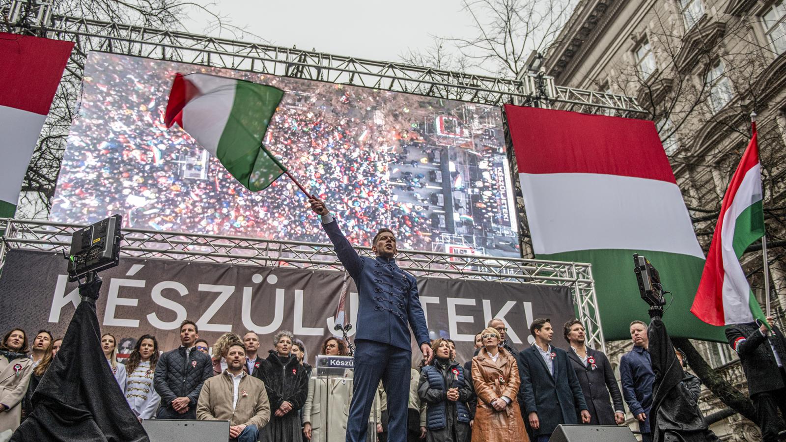 Magyar Péter: Hiába magyarázkodik Orbán Viktor, a magyar nemzet többségét egy eltaposandó rovarhoz hasonlította