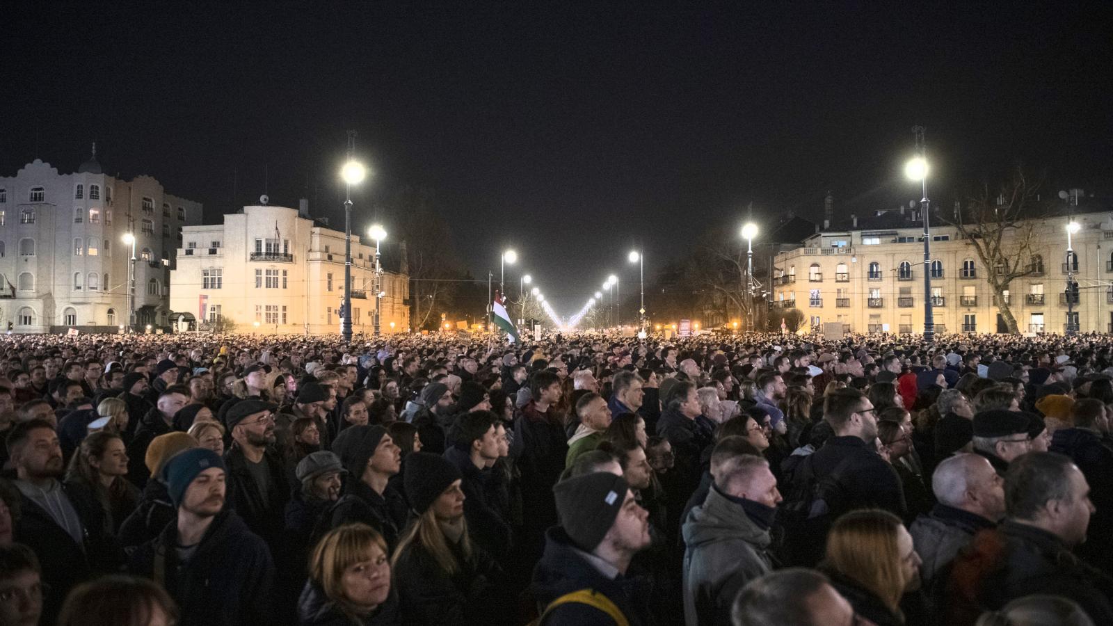 „A tüntetési szabadságot a kormány kiszolgáltatja a saját kénye-kedvének, ez a tilalom mindannyiunk sérelme”