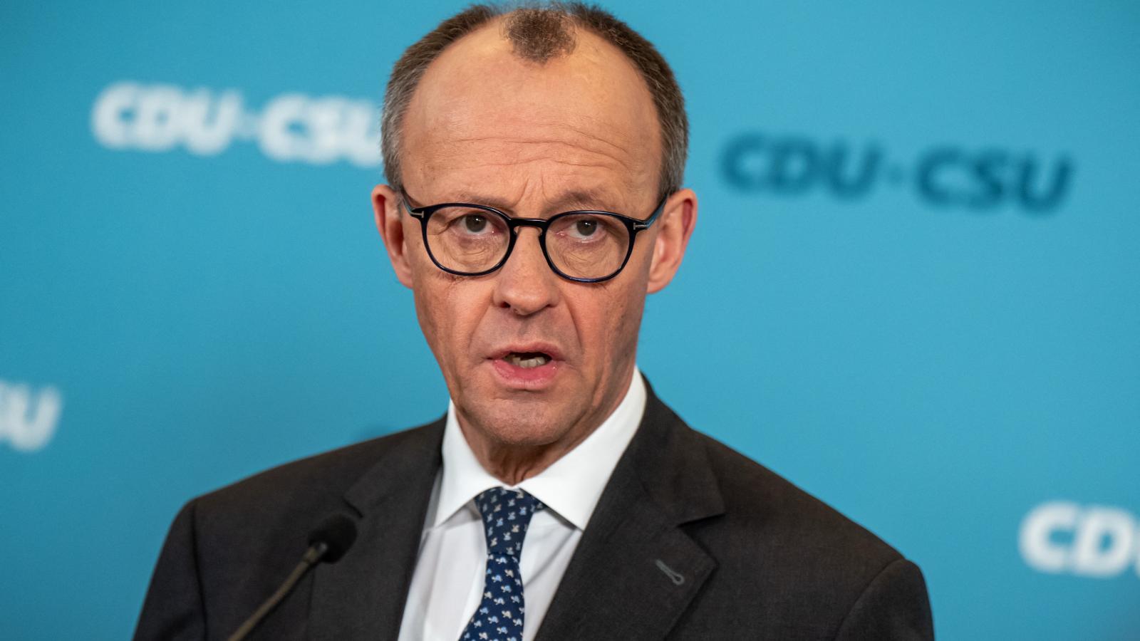 Friedrich Merz szoros szavazási eredményre számít a Bundestagban