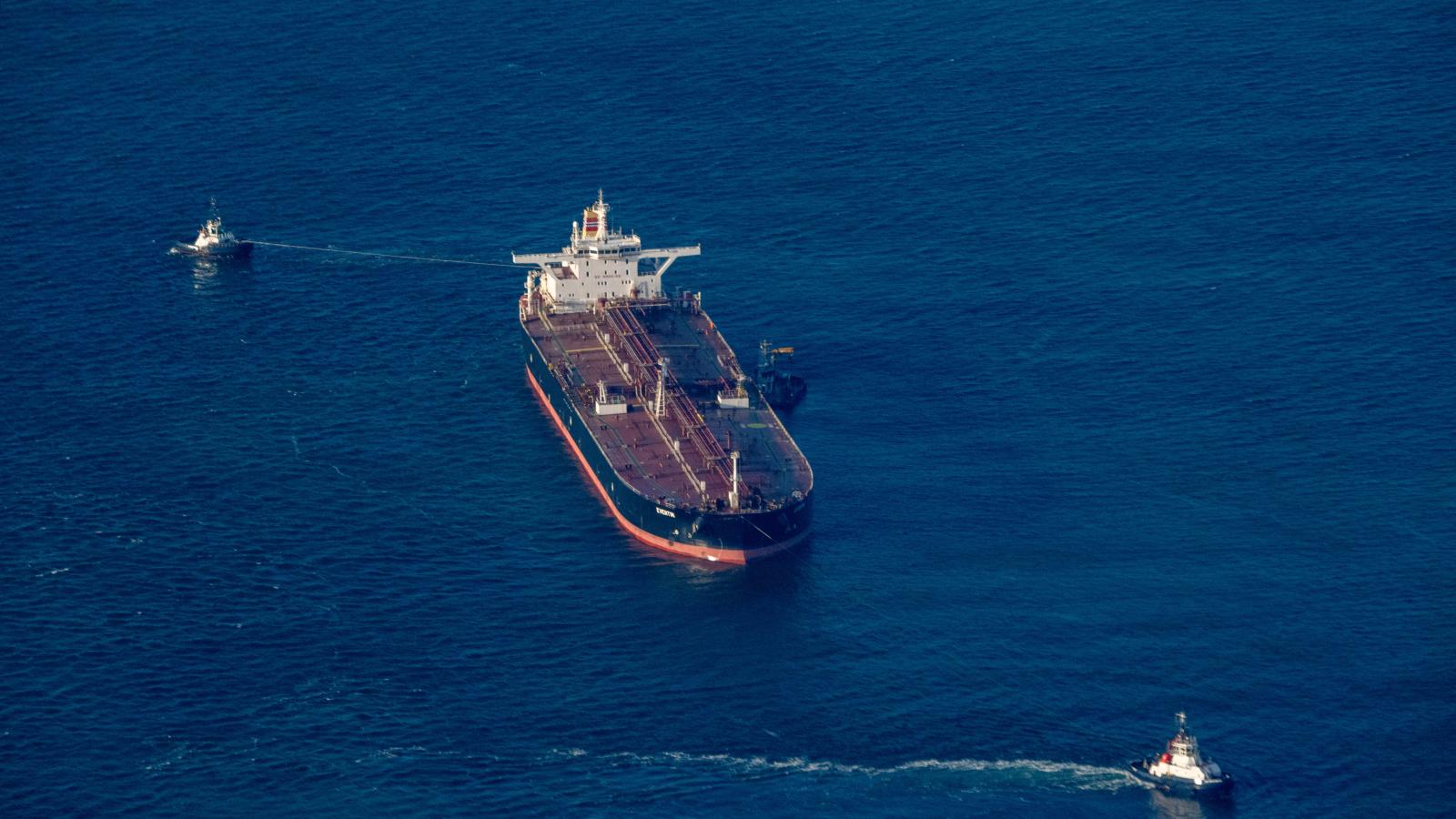 Az Eventin a német vontatóhajókkal Binz és Sassnitz között január 13-án