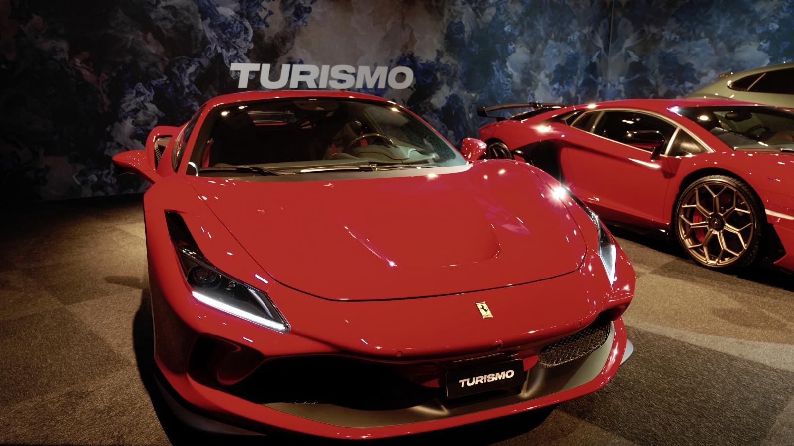 Képünk illusztráció, egy Ferrari F8 Tributo 2025. január 16-án egy brüsszeli autókiállításon