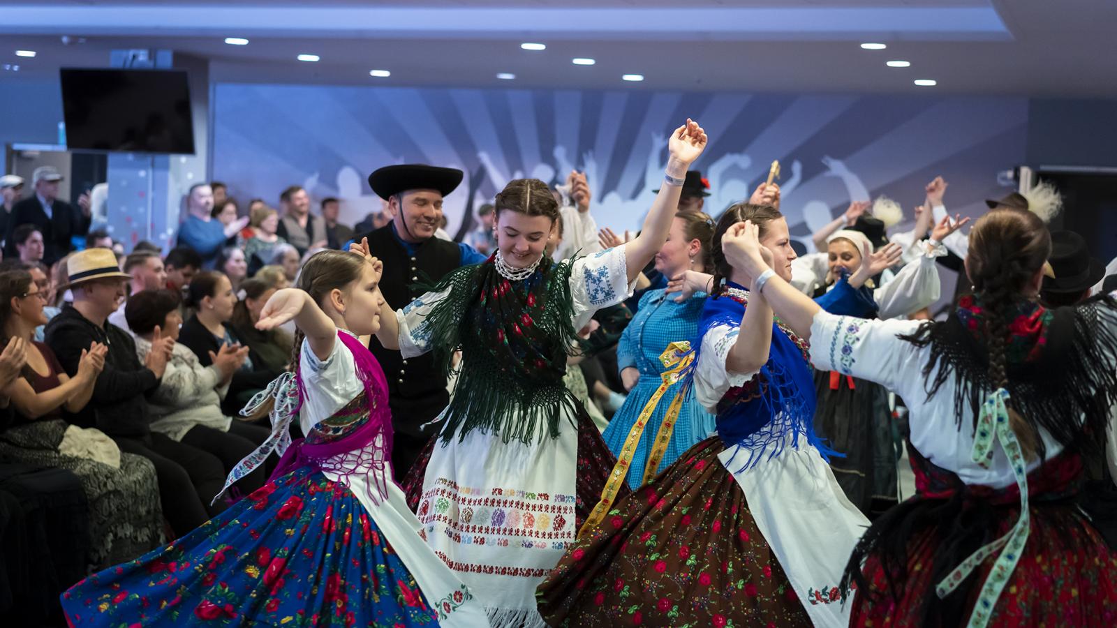 Az országos táncháztalálkozók évről évre 15-18 ezer ember vonzanak