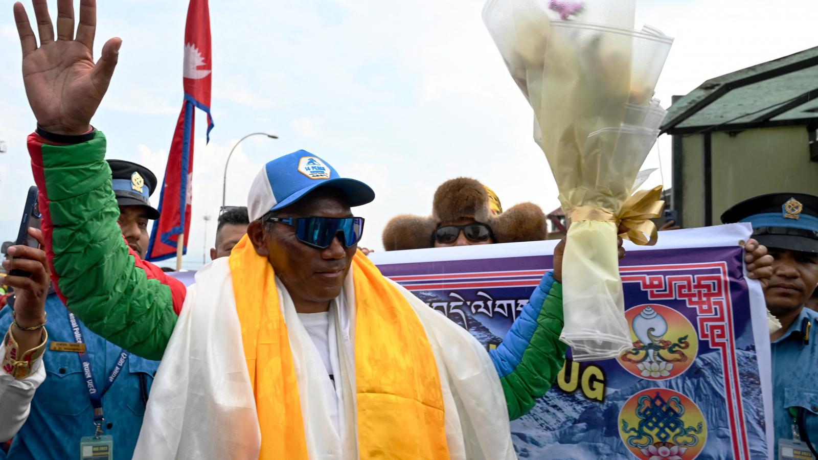 Kami Rita a 30. mászása után Katmanduban, 2024. május 24-én