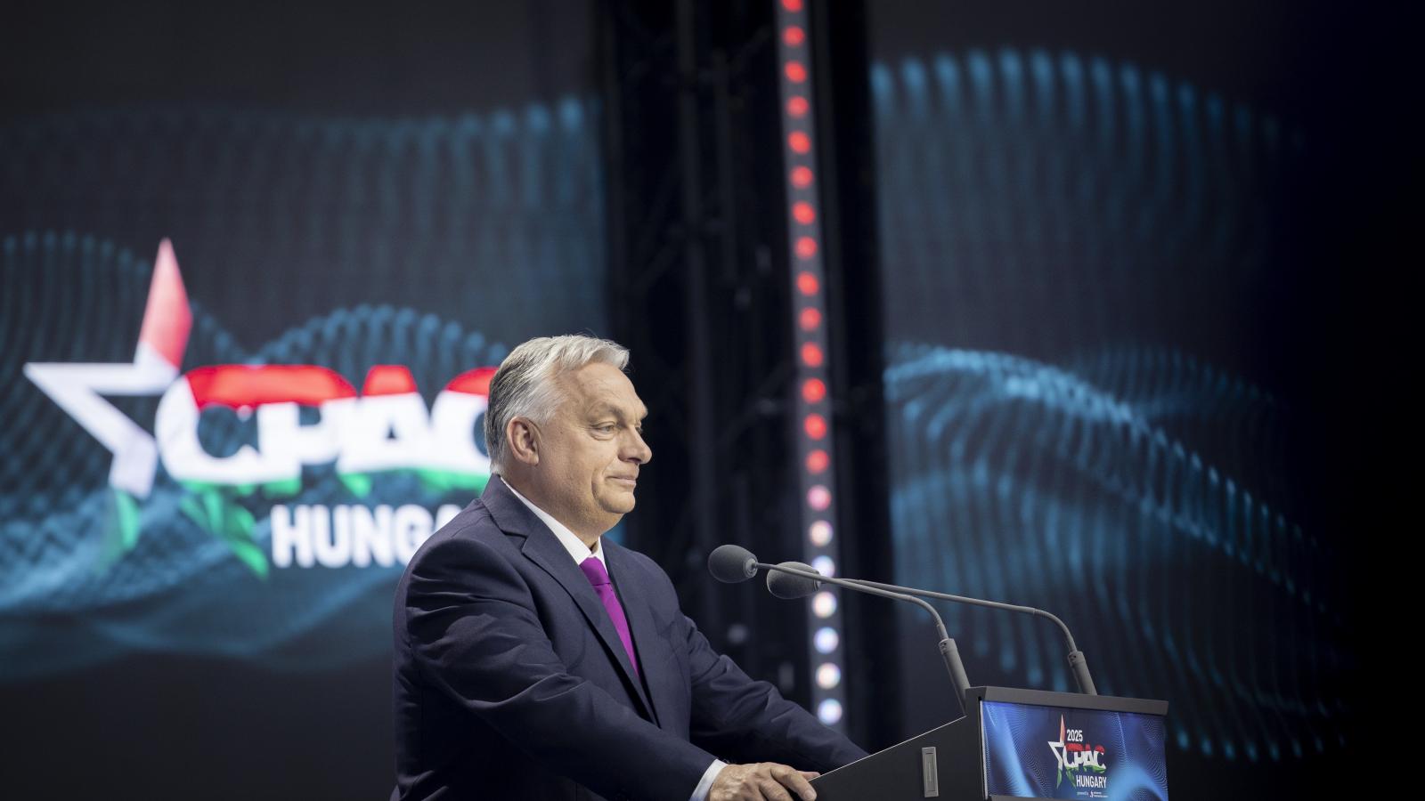 Orbán Viktor beszédet mond a CPAC Hungary megnyitóján 2025. május 29-én