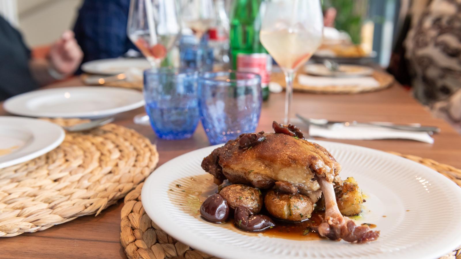 A Costes-csoport az alsóörsi Ypsilon Yacht Clubban nyitott új éttermet