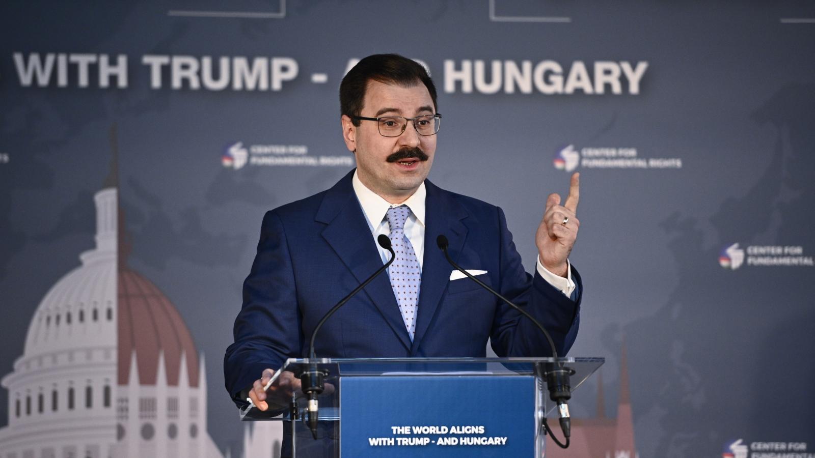 Szánthó Miklós, az Alapjogokért Központ fõigazgatója