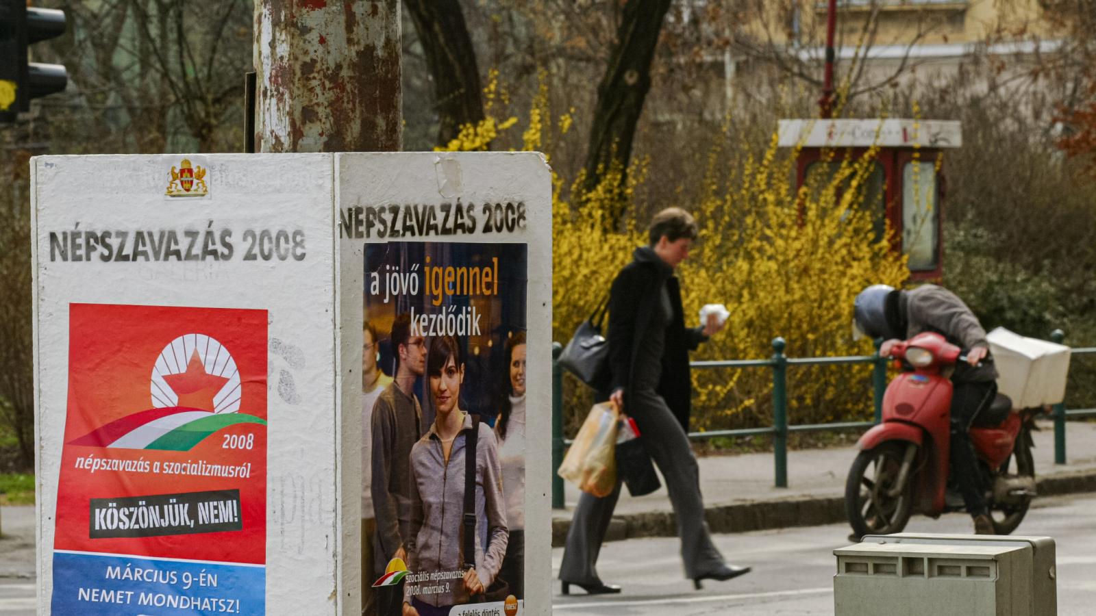 Igen vagy nem?
– a 300 forintos
vizitdíjról is
döntő 2008-as
népszavazás
plakátjai