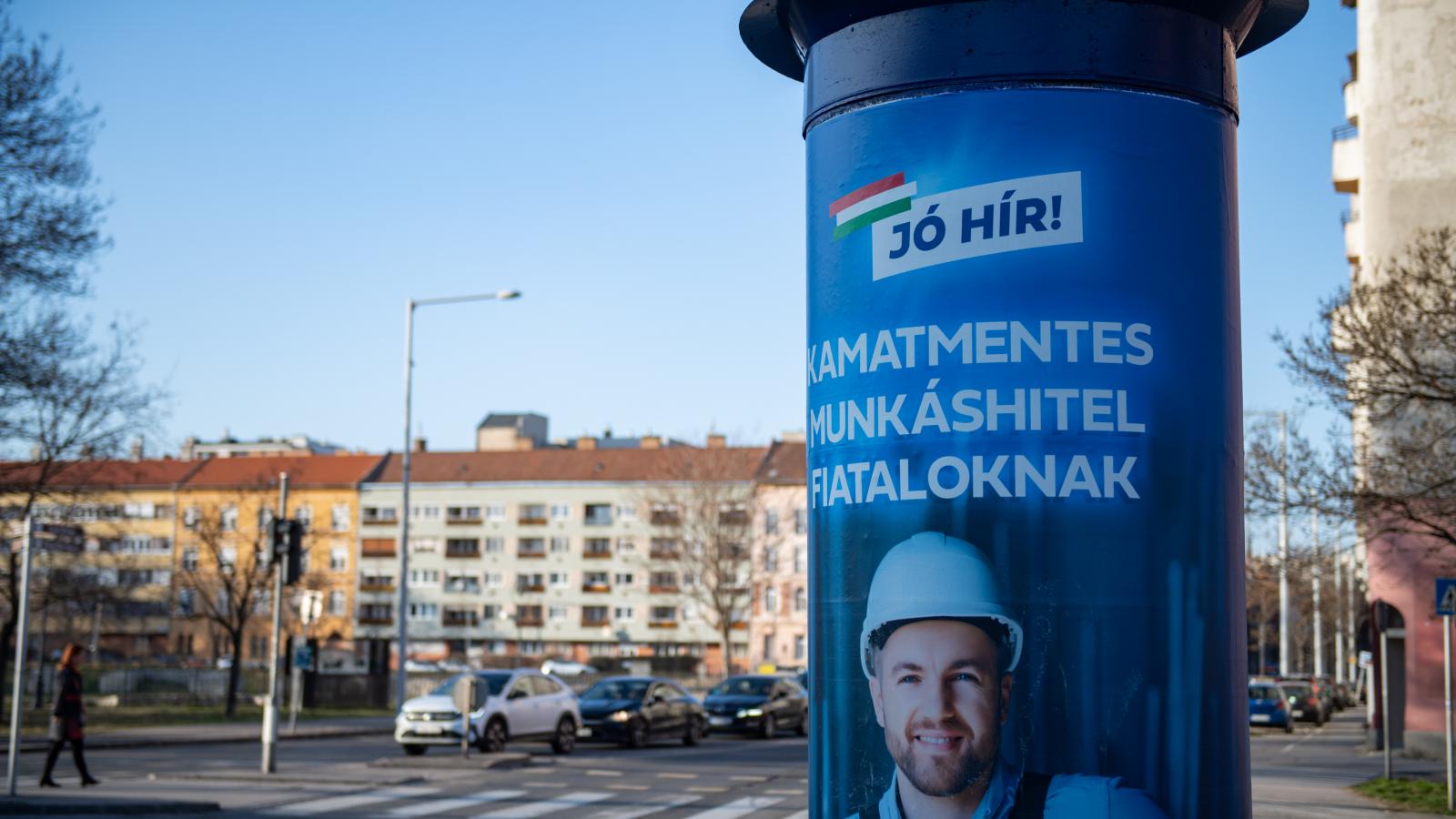 A fiatal, pályakezdő adósokat Magyarországhoz köti a kormány