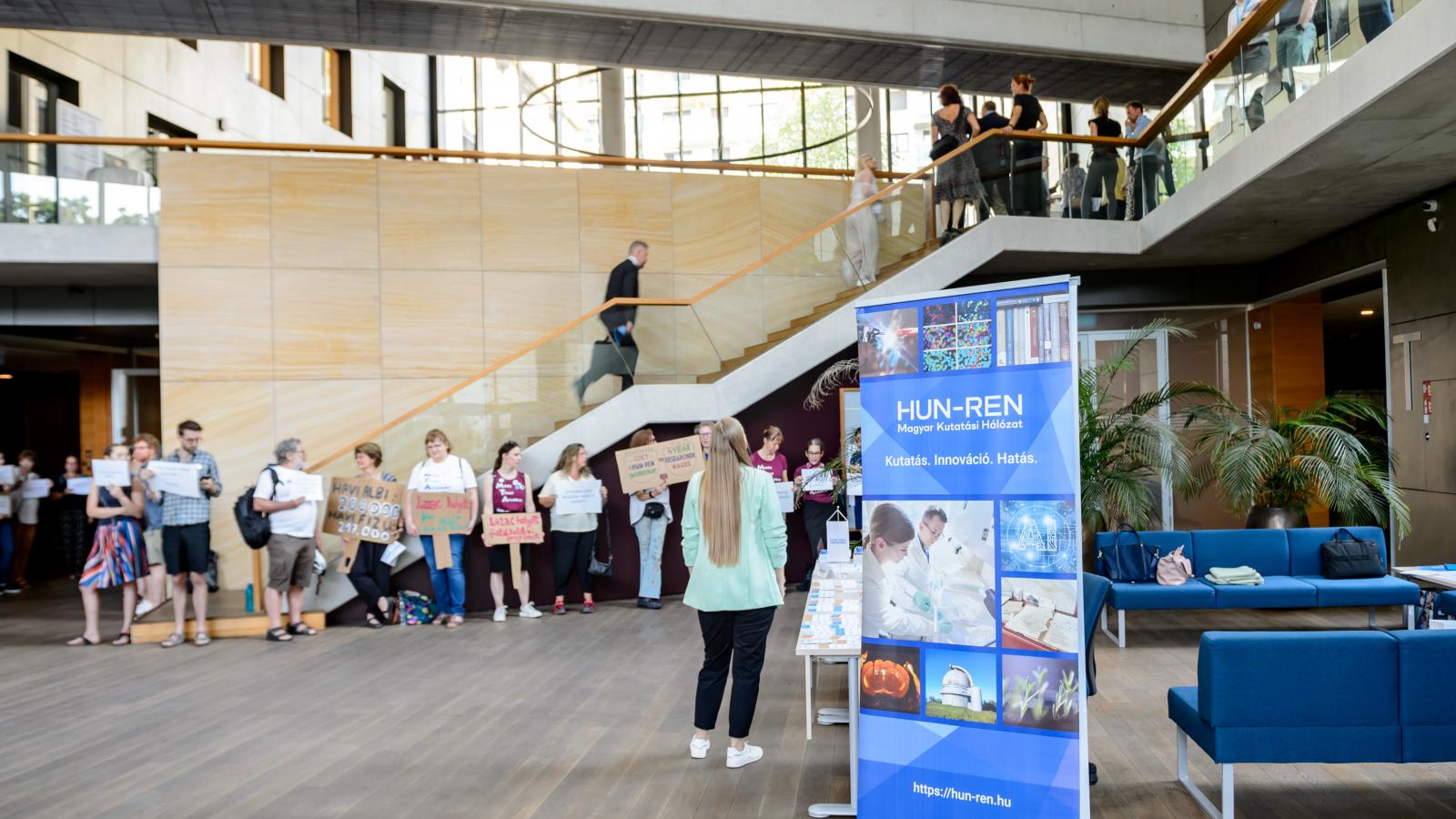 Kutatók egy korábbi tiltakozása. Úgy tűnik, hiába