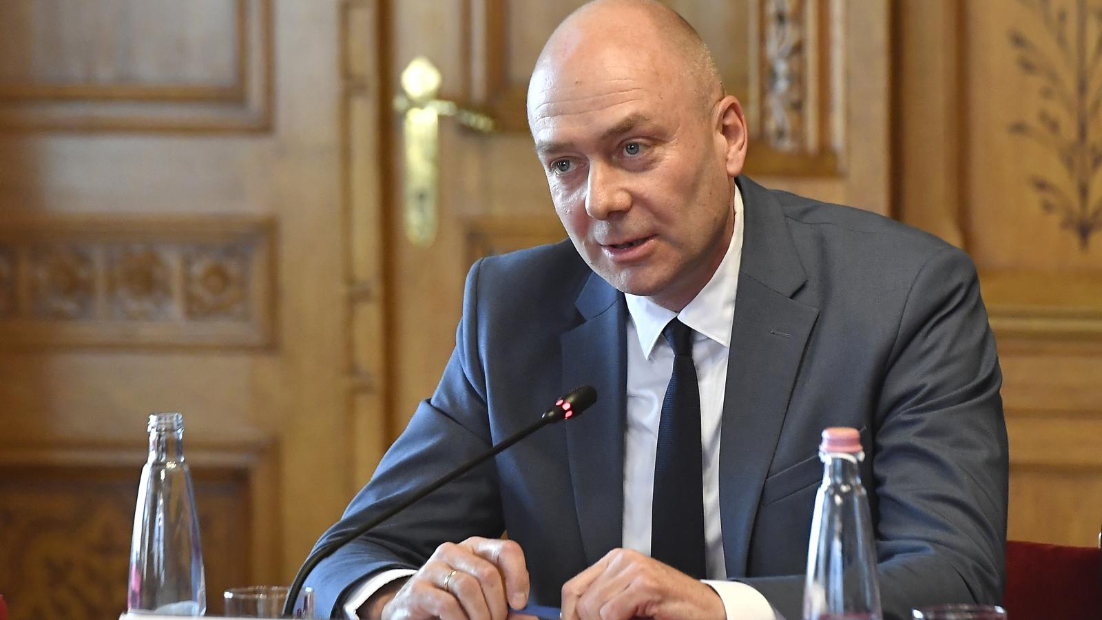 Az AB-taggá választott Kozma Ákos ombudsmanként nem ment szembe a kormánnyal