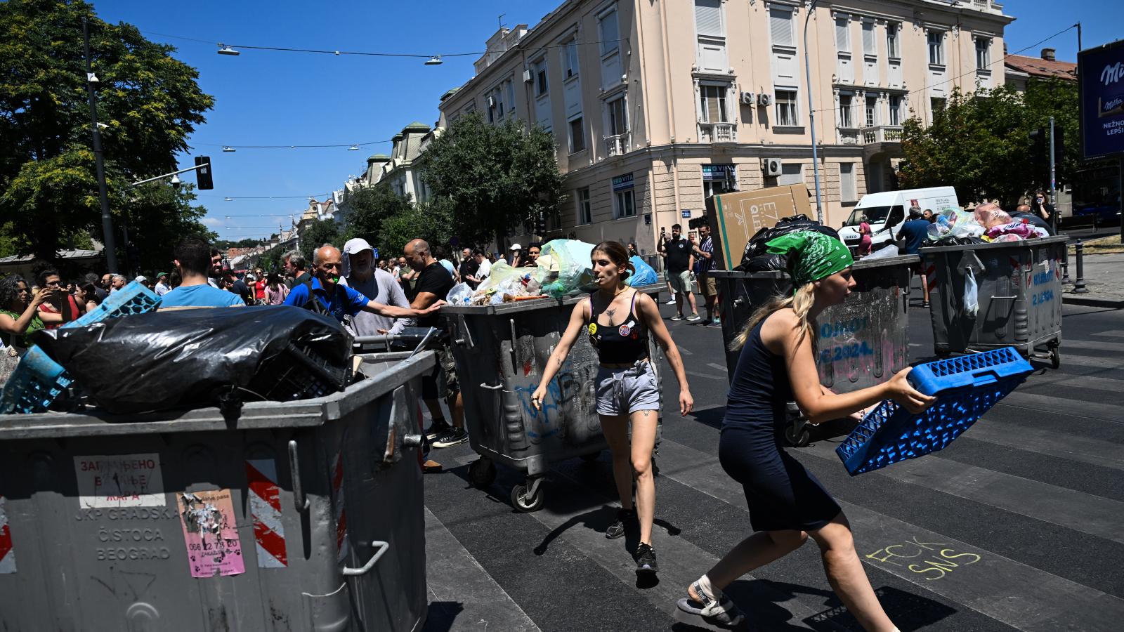 A diákok a társadalom nagyobb érdekcsoportjait is tüntetni hívták