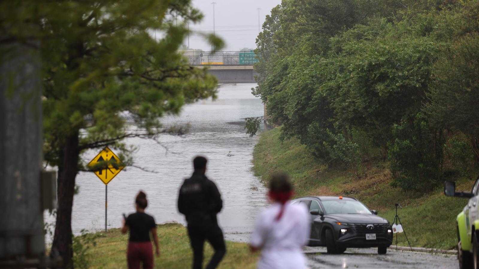 Képünk illusztráció, árvíz a texasi Houstonban 2025. július 8-án