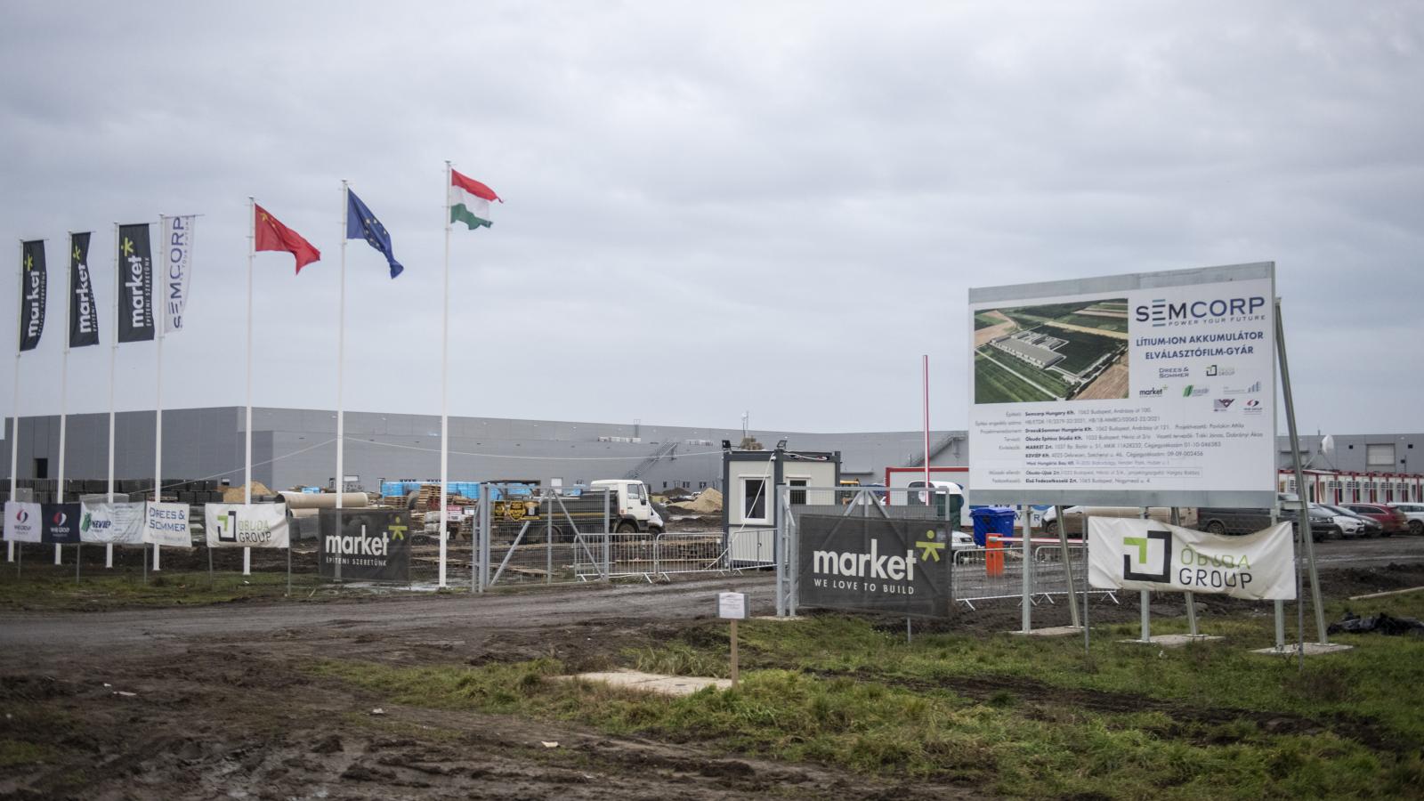 Bár az akkuüzemek rontják a Fidesz esélyeit, a kormánypárti győzelem biztosnak látszik