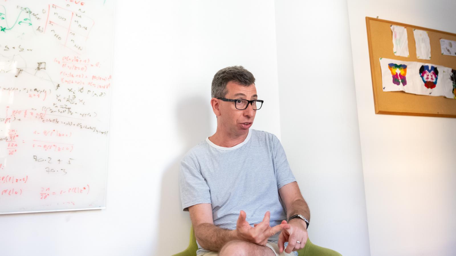 Lengyel Máté kollégáival azt vizsgálja a következő tíz évben, hogyan értelmezi az agyunk a külvilágot, és hogyan alkalmazkodik a változásokhoz