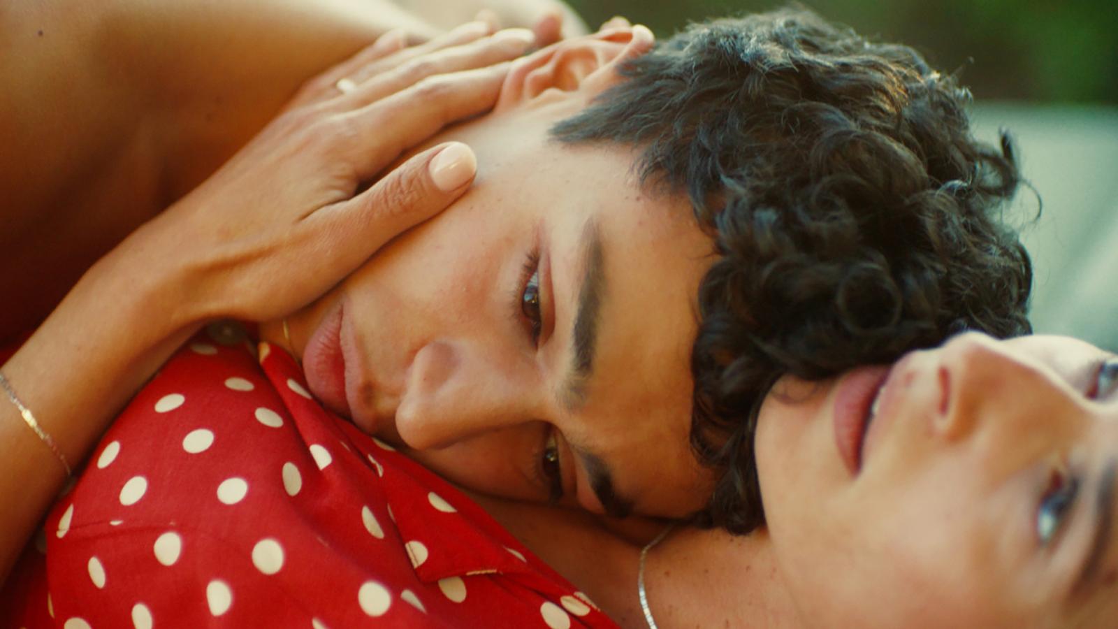 A Dont’t Call Me Mama (Ne hívj mamának) a tiltott szerelemről és a norvég társadalom álszentségéről szóló rendkívüli mese