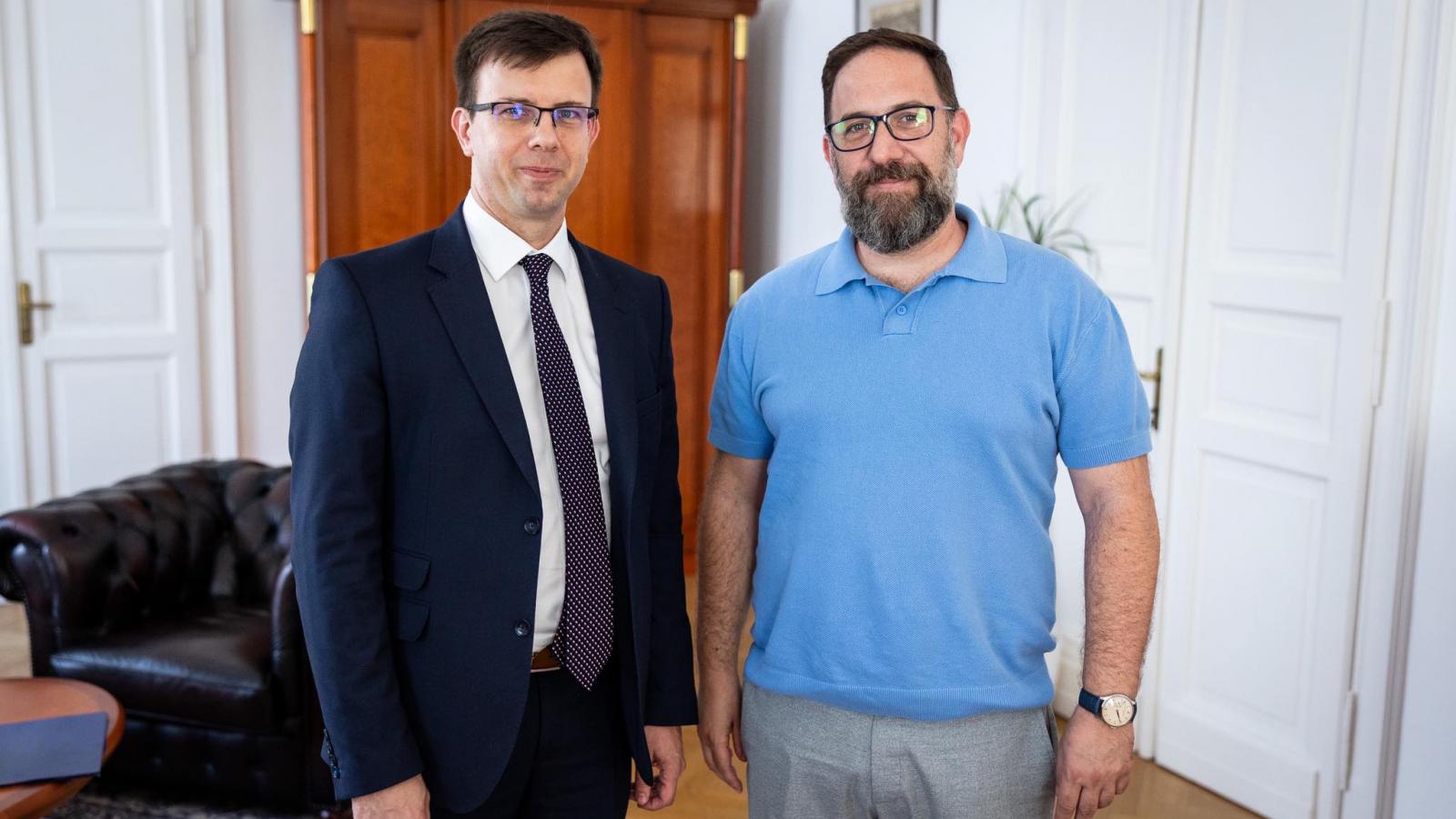 Bóka János EU-s ügyekért felelős miniszter és Kádár Tamás, a Sziget Fesztivál főszervezője. 