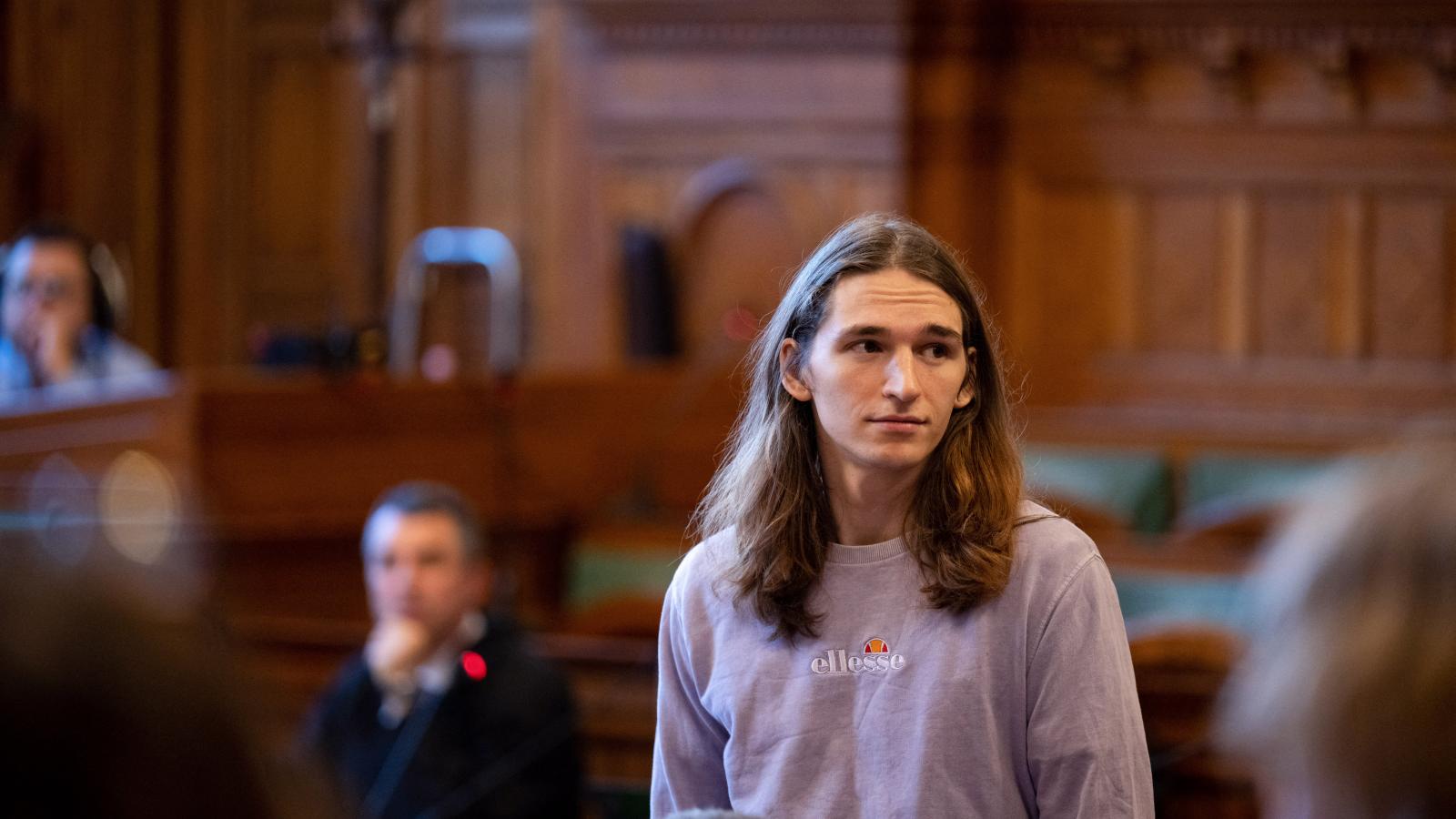 Maja T. egy budapesti bíróságon 2025. május 20-án.