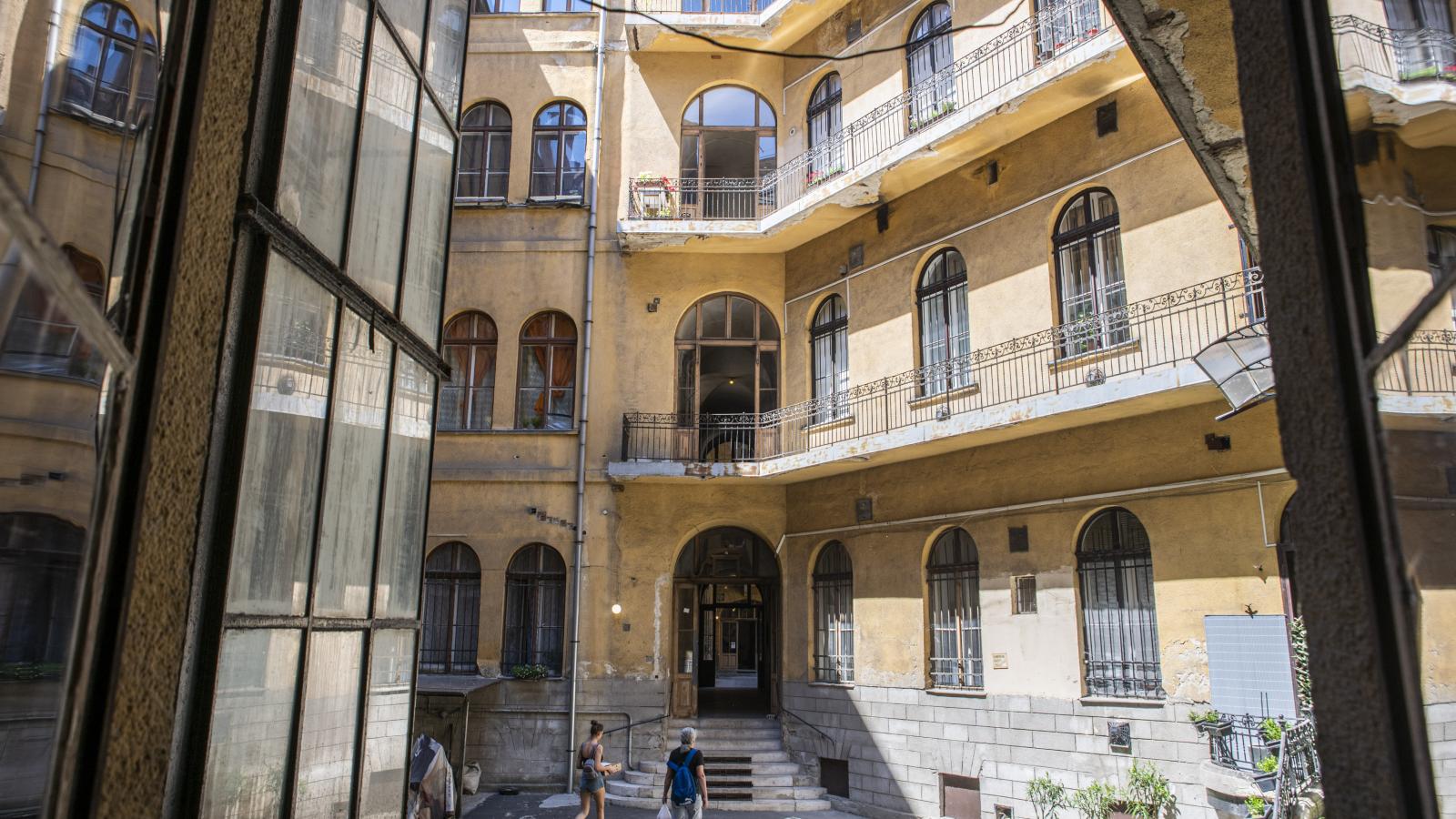 Sok család egyetlen vagyona a lakás, emellett érdemi megtakarítással nem rendelkeznek