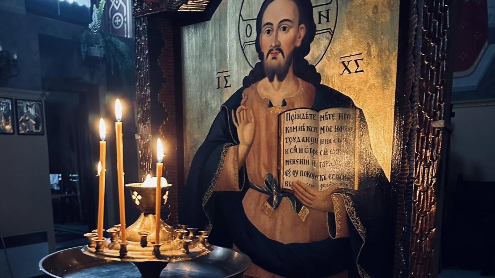 Ikon a palágykomoróci templomban egy korábbi felvételen - a tűz nem károsította az épület belső tereit