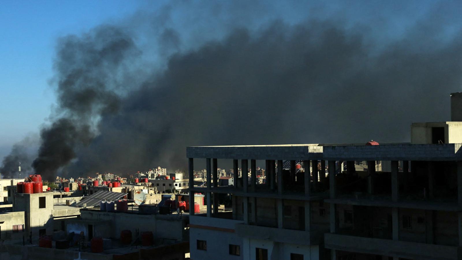 A gyakorlatban még nincs tűzszünet – füstfelhőben a szíriai As Suwayda városa