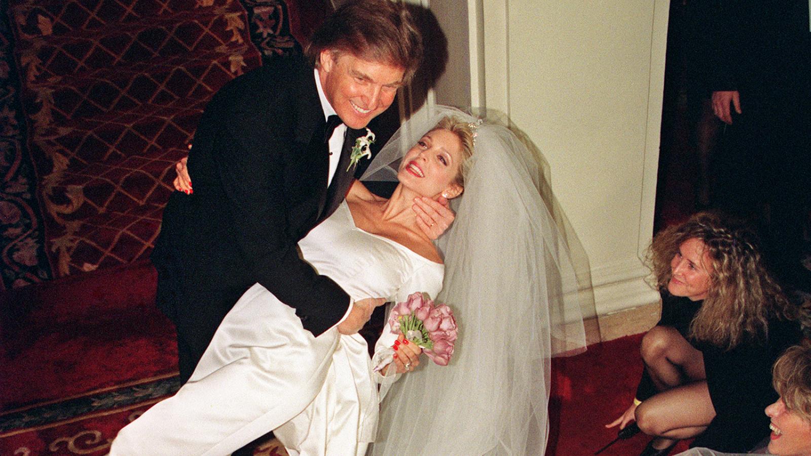 Donald Trump és Marla Maples esküvője a New York-i Plaza Hotelben 1993-ban