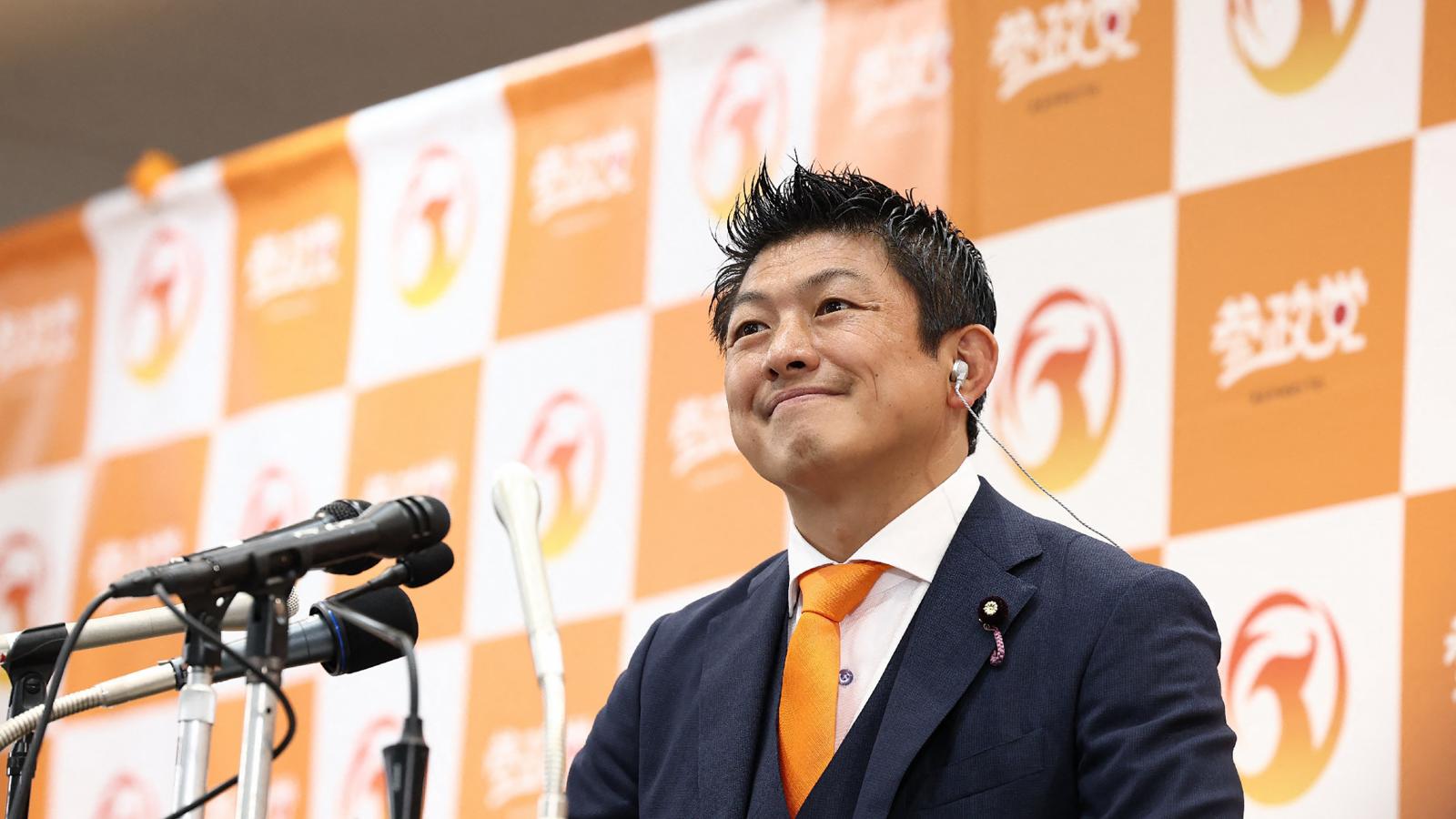 A Kamija Szohei vezette Szanszeito pártot bevándorlásellenes retorikája tette népszerűvé, s ehhez Donald Trump amerikai elnök „merész politikai stílusából” vették a példát