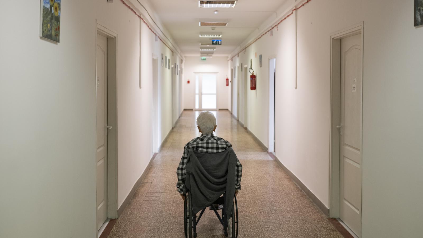 Komoly szakemberhiány van az idősellátás területén is