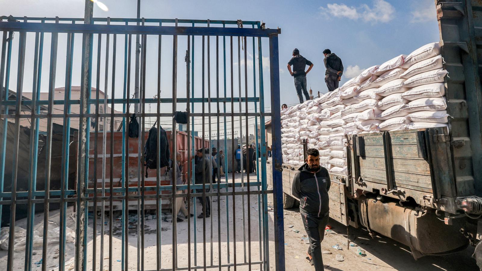 A palesztinoknak szó szerint szükségük van a segélyre, mint egy falat kenyérre