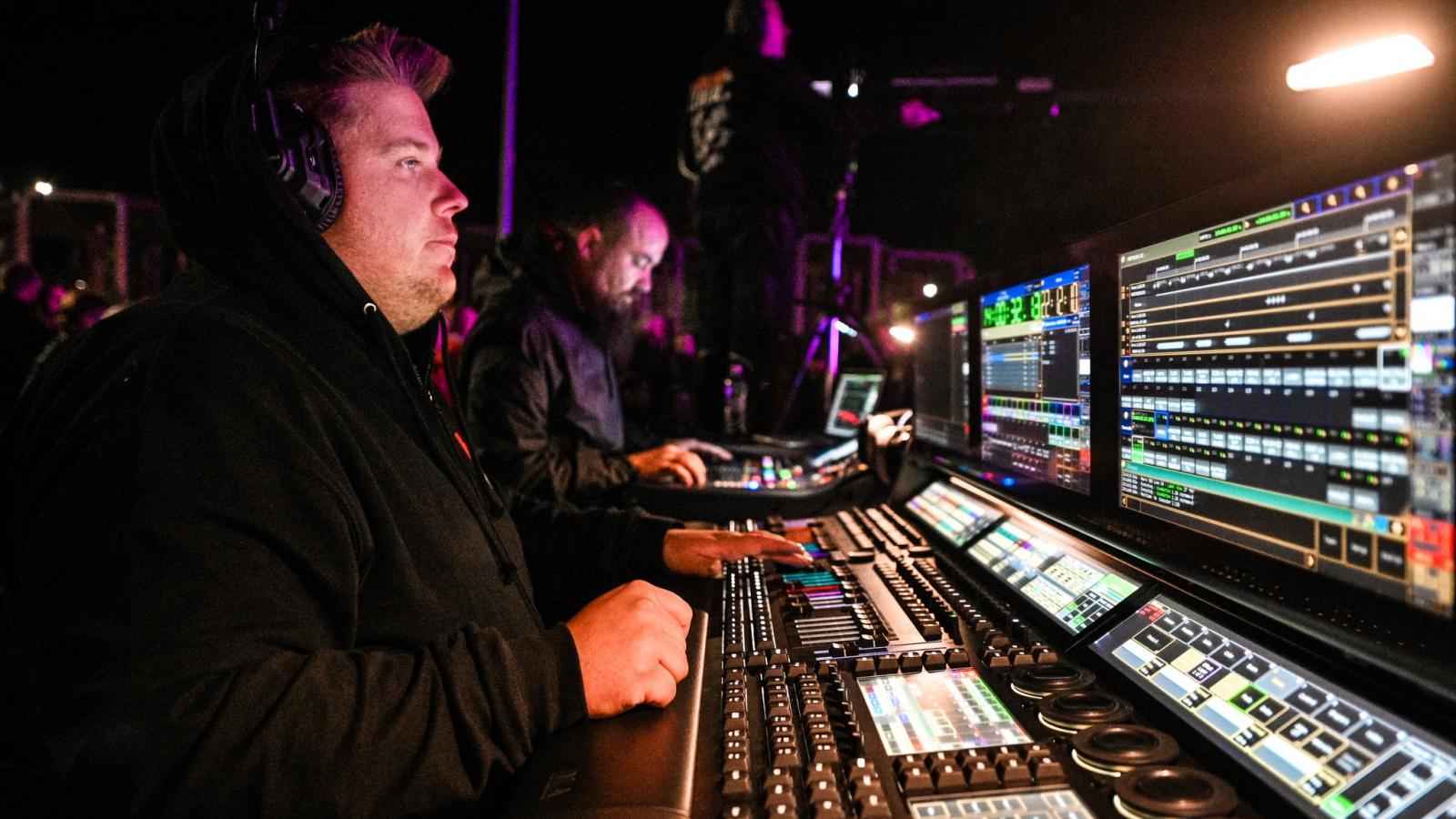 A több koncerttel természetszerűleg nő a hibahatár is, és kapnak figyelmet folyamatosan a botrányos sztorik egy-egy félresikerült show kapcsán