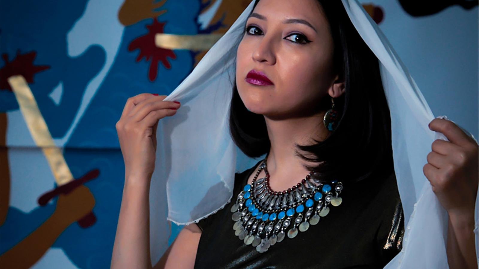 „Az emberek éhesek. Elégedetlenek. Ez nem ideológiai, hanem gyomorkérdés. És a gyomor forradalmat szül. Meg vagyok róla győződve, hogy ez a rendszer meg fog bukni. Lehet, hogy nem ma, nem holnap, de eljön majd az a pont, amikor elsöpri az elégedetlenség.