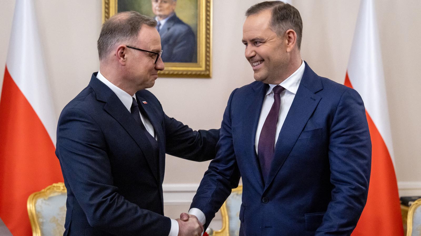 A katonai kinevezésekbe is beavatkozott pártpolitikai szimpátiáktól vezérelve Andrzej Duda eddigi elnök. Aligha lesz ez másként utódja, a PiS támogatásával megválasztott Karol Nawrocki elnöksége idején