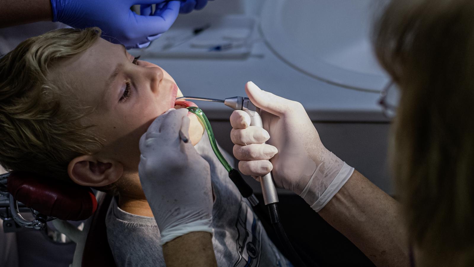 Az állami gyermek-fogszabályozásra éveket kell várni