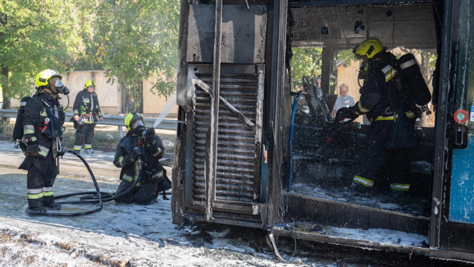 Kigyulladt autóbusz a tizenkettedik kerületben augusztus 14-én