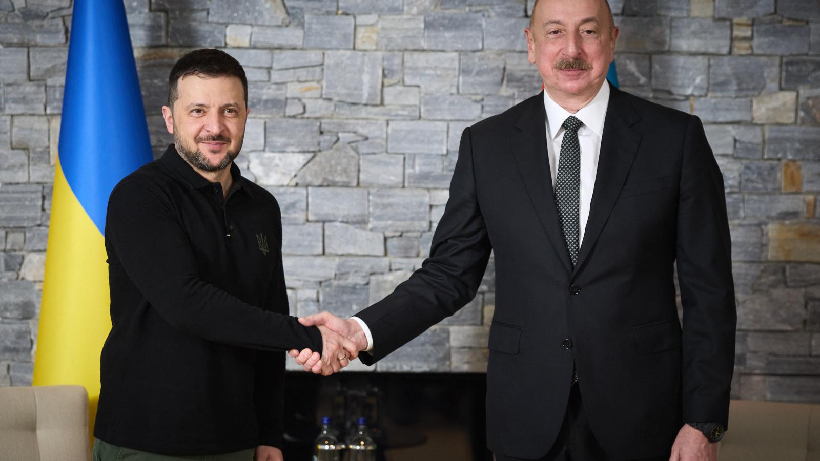 Az idei davosi Világgazdasági Fórumon is tárgyalt egymással Ilham Aliyev azeri és Volodimir Zelenszkij ukrán elnök