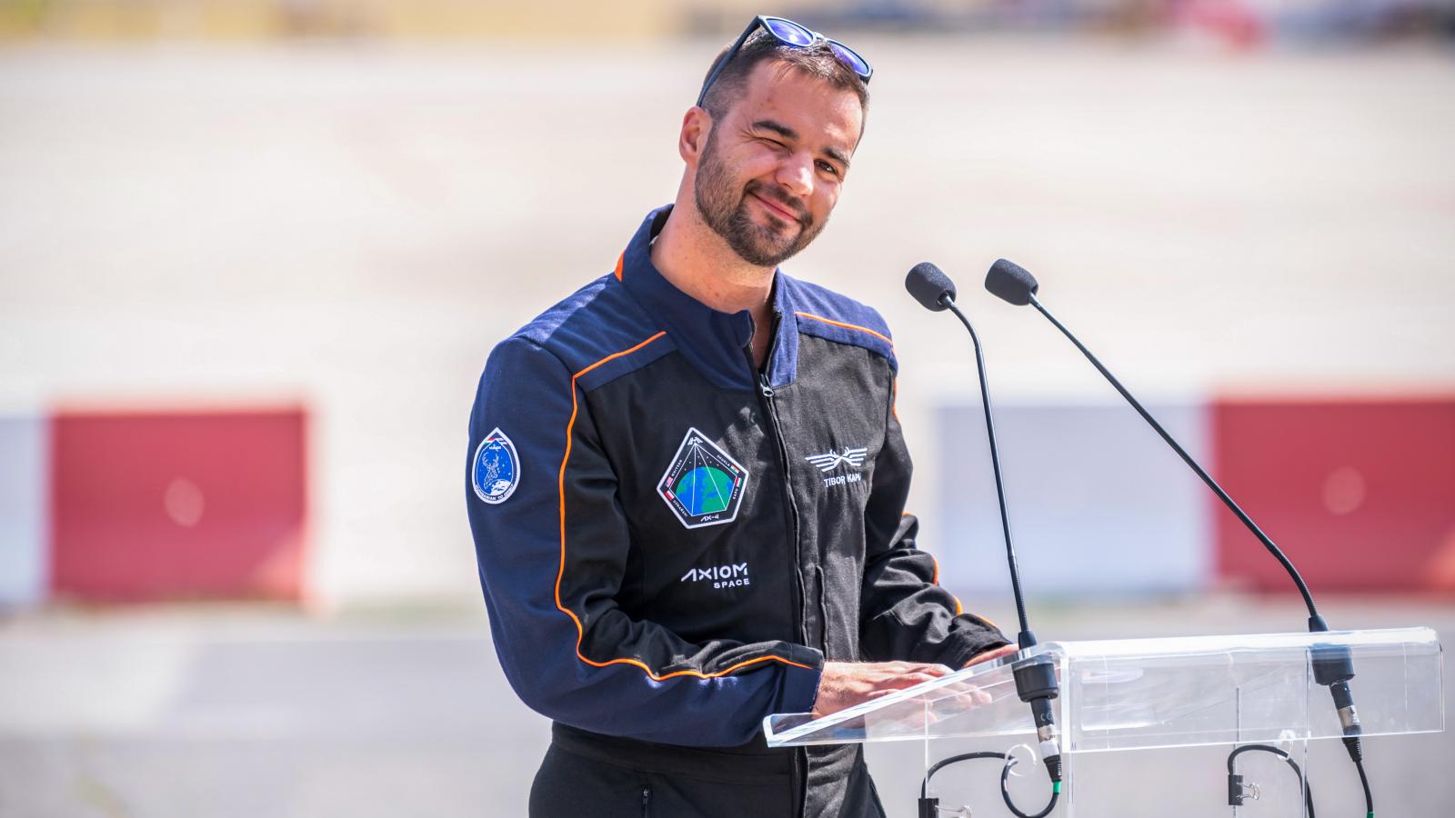 Kapu Tibor a Liszt Ferenc repülőtéren 2025. augusztus 18-án