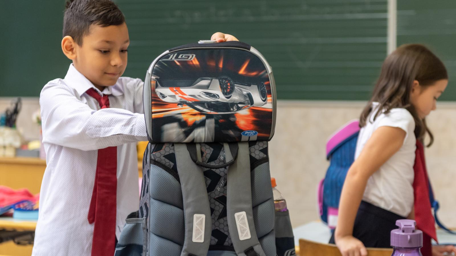 Fiúknak fiús, lányoknak lányos táska való, érdemes jó állapotban megőrizni ezeket