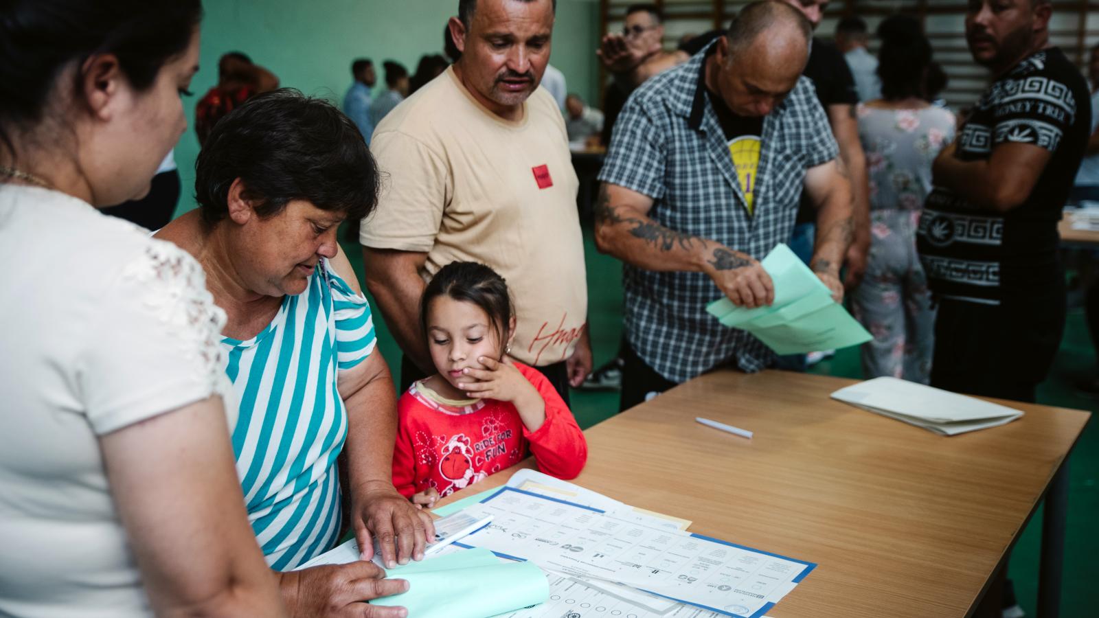 Mind a 13 bejegyzett nemzetiség számára biztosított a lehetőség a kedvezményes mandátum betöltésére, lélekszámából adódóan erre csupán a roma és a német nemzetiségnek van tényleges esélye