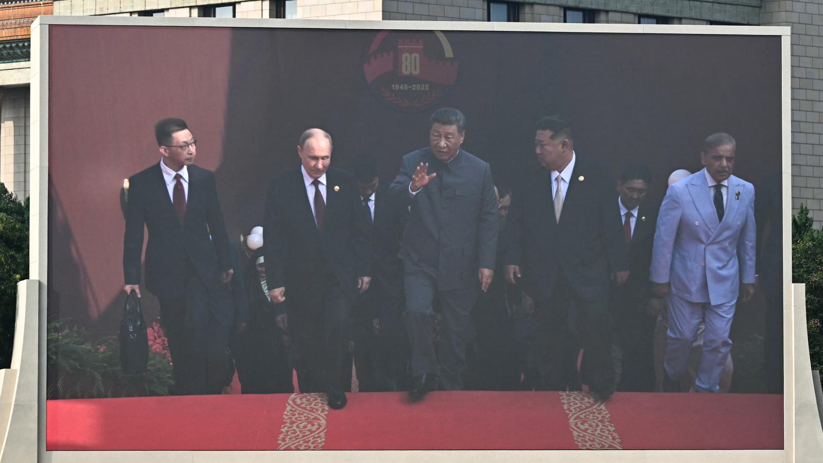 Vlagyimir Putyin, Hszi-csin-ping és Kim Dzsongun először együtt