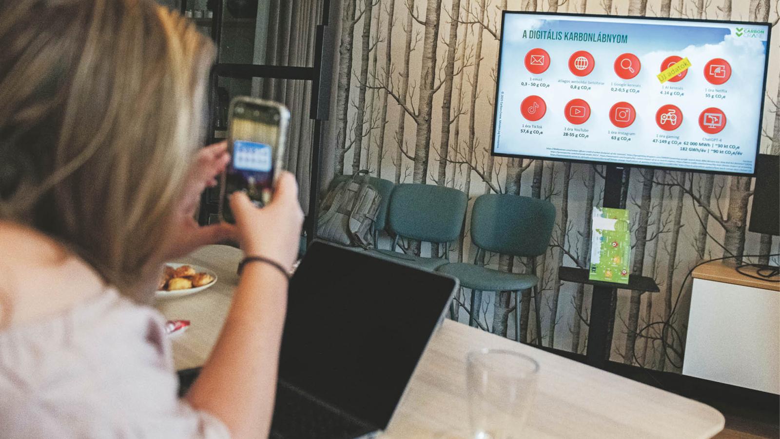 Minden számítógépes tevékenység karbonlábnyomot hagy és árt a környezetnek