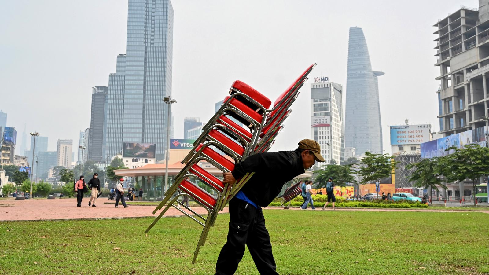 Az egykori Saigon, a mai Ho Si Minh-város. A háború lezárulta óta eltelt 50 év során Vietnám, a „kis sárkány” valóságos gazdaságtörténeti csodát élt át